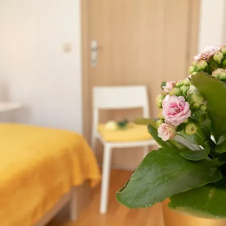 Nik - Cosy And Stylish Apartment